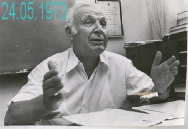 פרופסור  אפרים קציר מושבע לנשיא המדינה