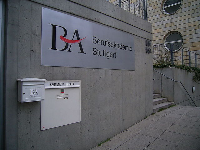 Creación de la primera academia profesional Dual