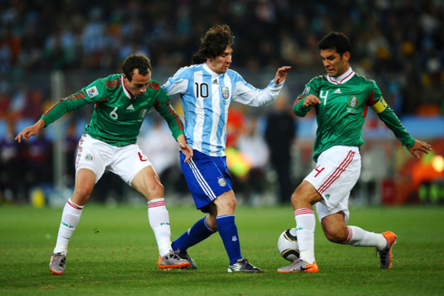 Otra vez sin goles, increible partido de Messi ante Mexico
