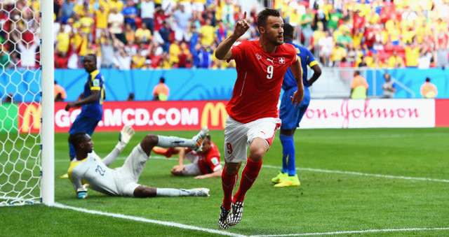 A Suiza le sonó el relog y se depertó