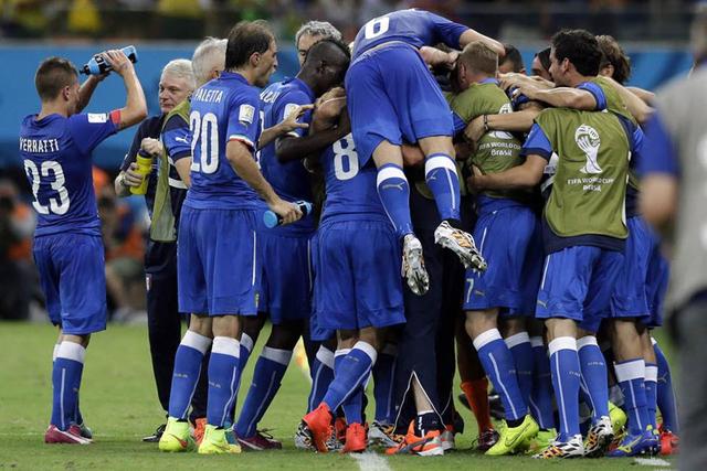 Inglaterra(1)-(2)Italia