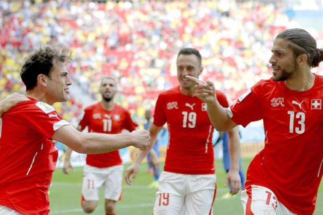 Suiza(2)-(1)Ecuador