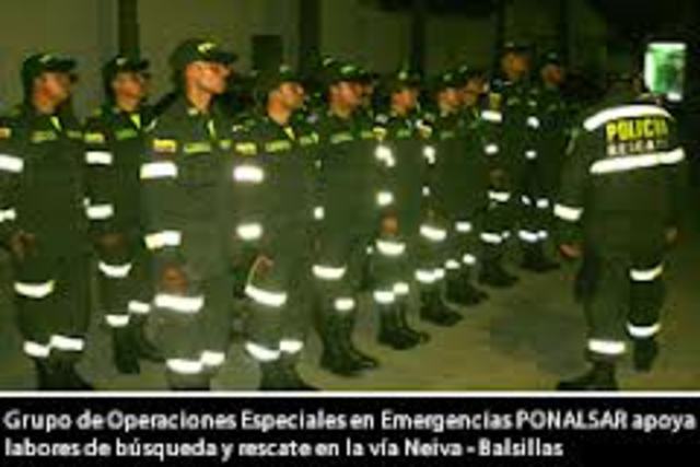 Vital apoyo del grupo Ponalsar de la Policía Nacional en la extinción de incendios forestales