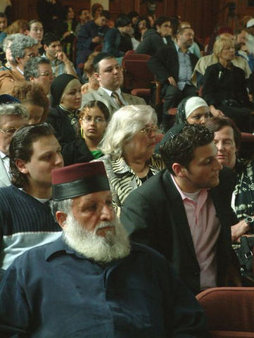 Muhammad (S) Meets with 6 men