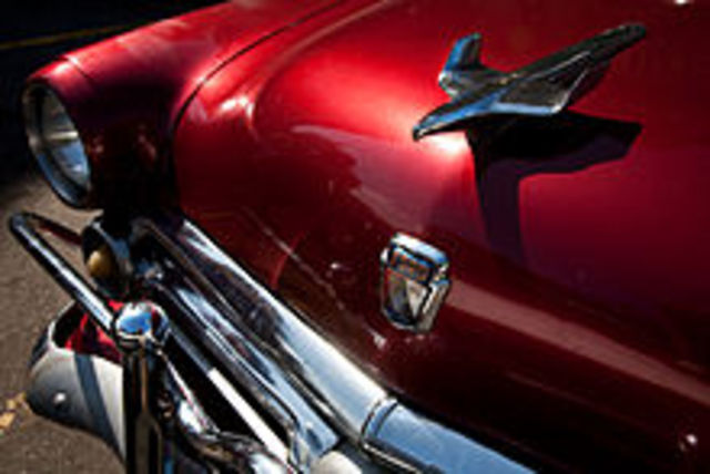 Detalle de la trompa de un ford