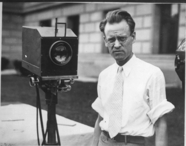 Philo Farnsworth invento la televisión totalmente electrónica