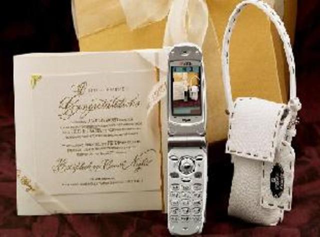 TELÉFONO CELULAR CON CAMARA