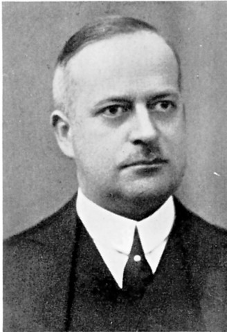 Noweign leader claims an island.