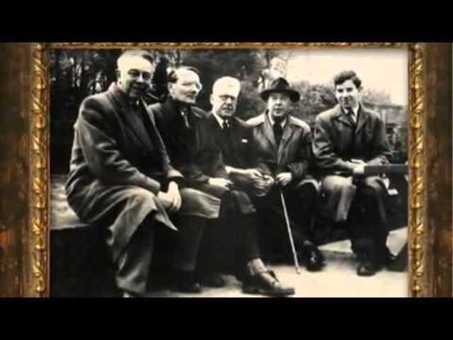 He became a member of the "Inklings", a literary groups made up of friends who shared their love for literature and art.