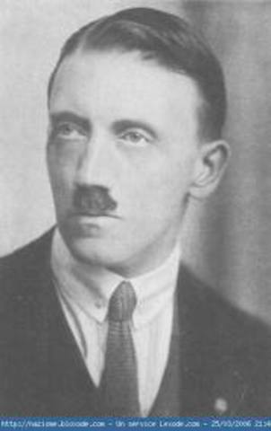 Hitler quitte sa ville