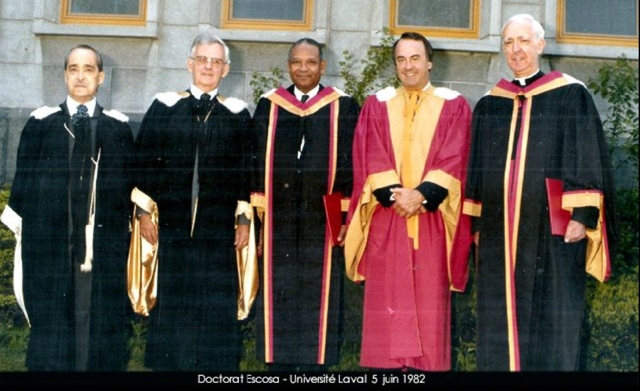 Professeur au Lycée Faidherbe (Saint-Louis du Sénégal)
