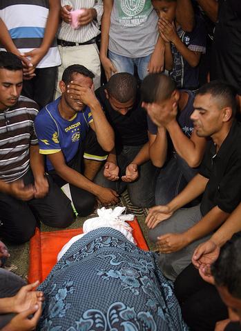 15 morti palestinesi