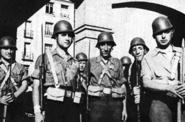 Los ejercitos republicanos se desintegran