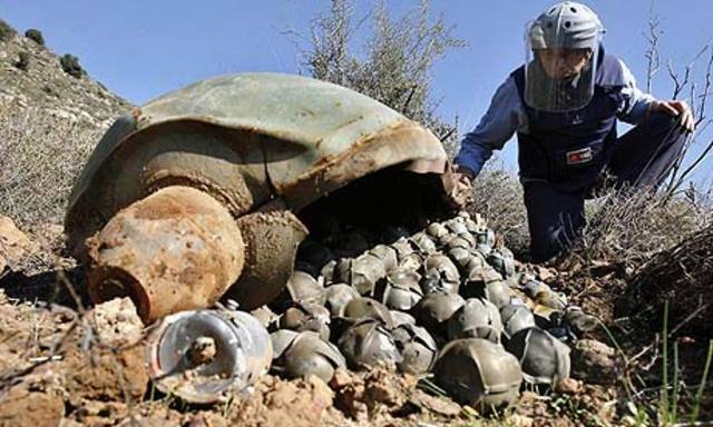 Canada signs the Convention on Cluster Munitions