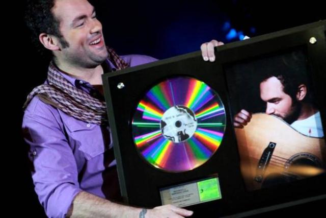 Gano su primer Grammy Latino