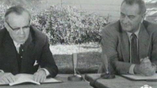 Auto Pact between Canada and U.S.