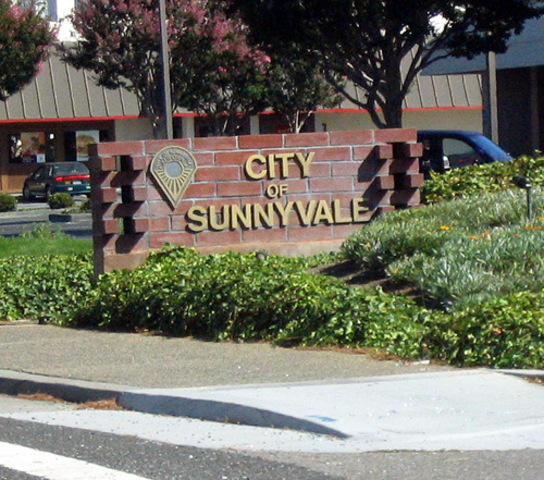Sunnyvale, California becomes the first Wi-Fi enabled city in the United States.