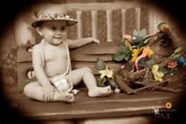 Nace en la ciudad de Guatemala