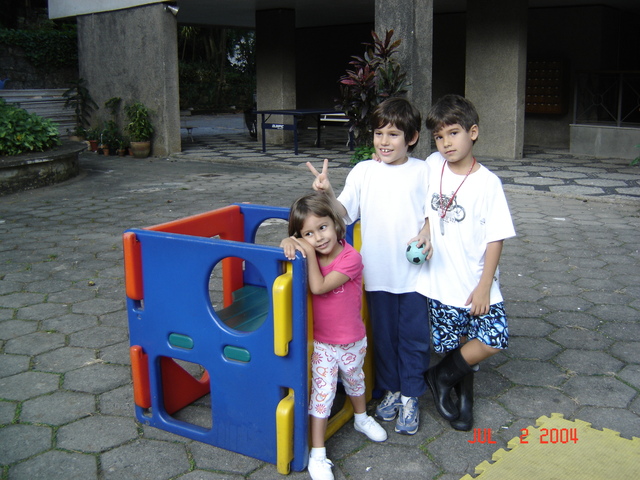 I spent a week at my grandmother's house with my brother and my cousin because my parents were traveling