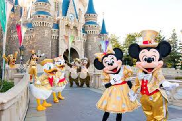 Tokyo Disneyland, now 30, still casts spell