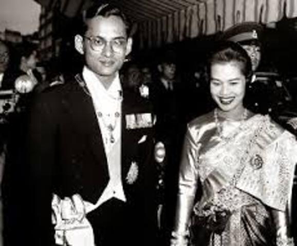 Rama 9 gets married