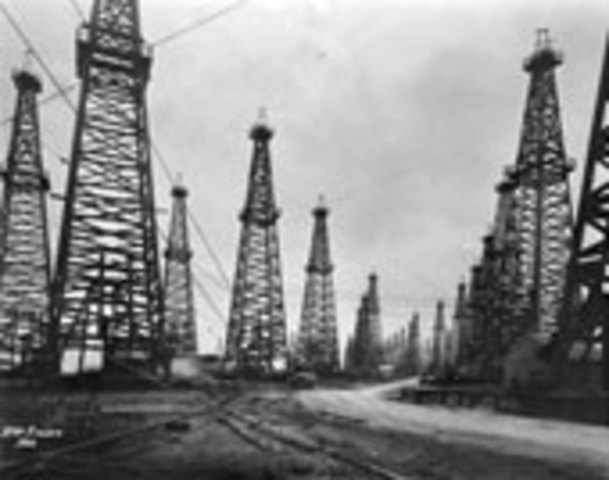 Gas Explosion kills 300