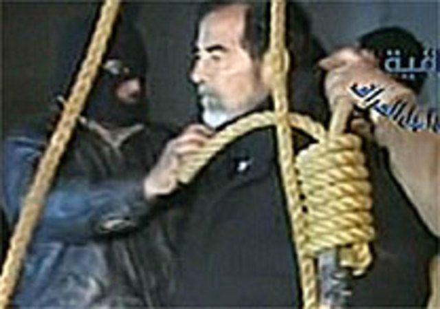 Saddam Hussein é enforcado no Iraque