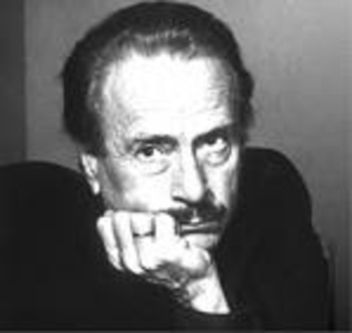 Herbert M. McLuhan acuña el término "aldea digital", para describir la interacción humana a nivel mundial generada por medios electrónicos