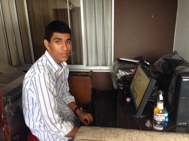 jhonatan primera vez con un computador