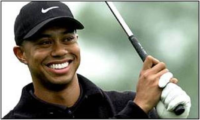 Nike signs Tiger Woods