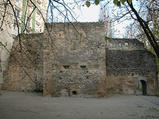 Seconde enceinte de la ville