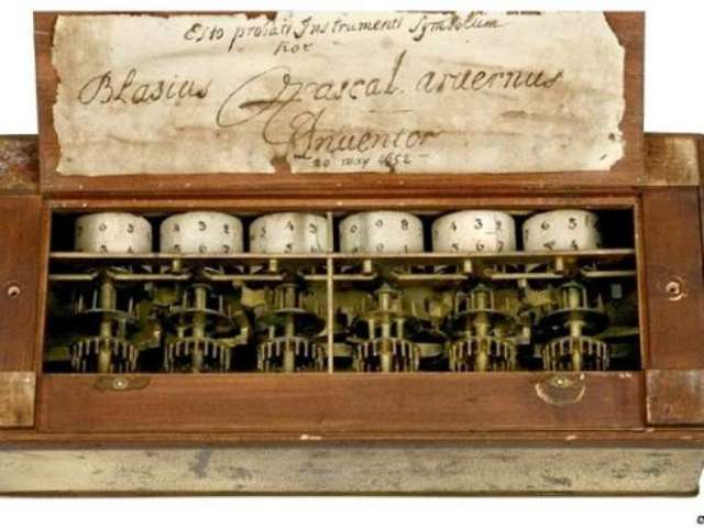 Blaise Pascal invento y construyo la Pascalina