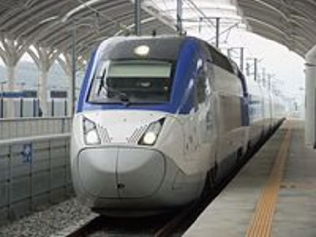 TREN DE ALTA VELOCIDAD
