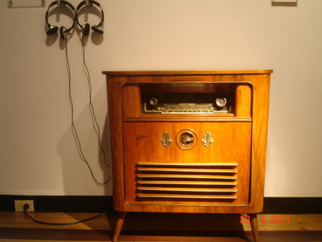 PRIMER RADIO EN COLOMBIA