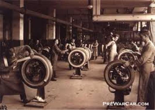 The first neumatic car tire