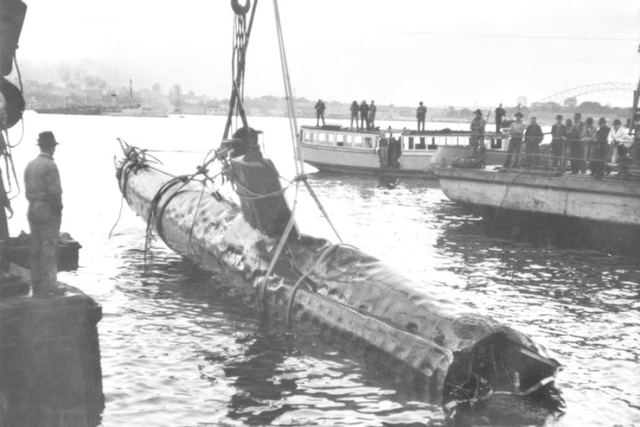 Sydney attacked by Japanese submarines