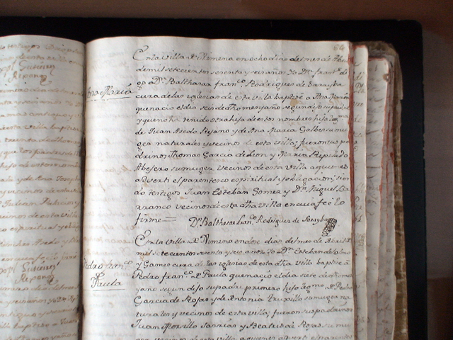 Clerigos y actas de defuncion, bautizos y matrimonios