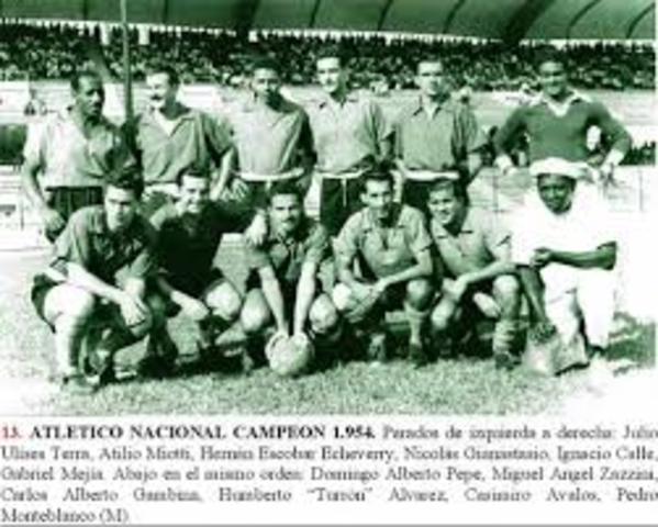 PRIMER TITULO EN LA CATEGORIA (A)