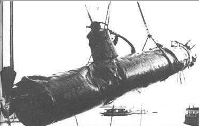 Japanese Submarines invade Sydeny Harbour