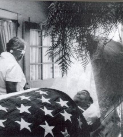 Medgar Evers is assassinated in Jackson, Mississippi