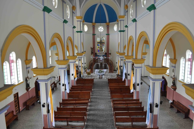 Iglesia internamente