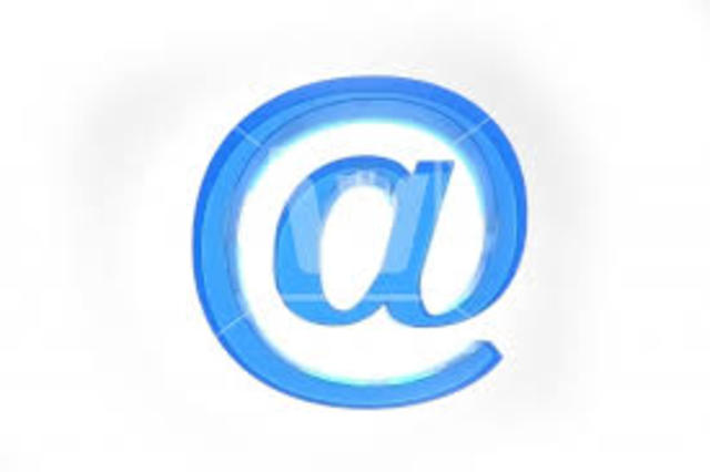 primera demostración pública de ARPANET y uso de correo electrónico @