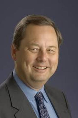 Paul Mockapetris crea un sistema de nombres para dominios de internet