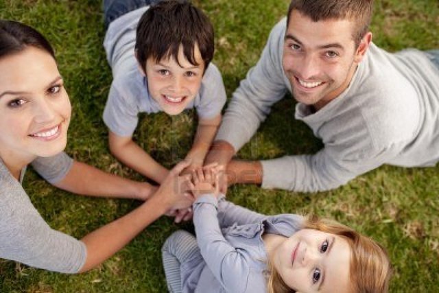 Lawrence Stone considera que los padres se superan un poco cada vez de generación a otra