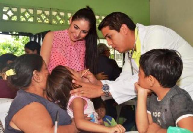 Ana Maria Carrillo estudia las inspecciones médicas a las que fueron sujetas las escuelas