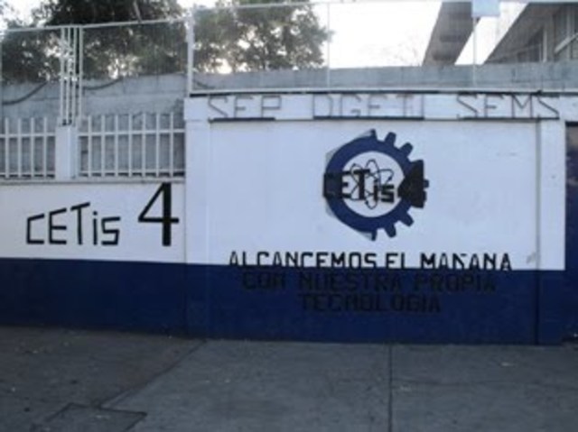 Entrada a la preparatoria