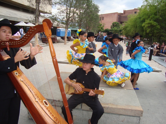 TABLADOS ARTÍSTICOS Y CULTURALES