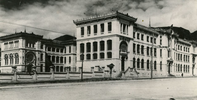 Universidad colonial Colombiana