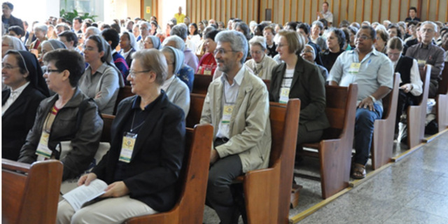 Un número de religiosos se exiliaron voluntariamente
