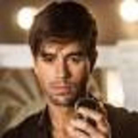 DENUNCIAN MALTRATO DURANTE  EL CONCIERTO DE ENRIQUE IGLESIAS!!